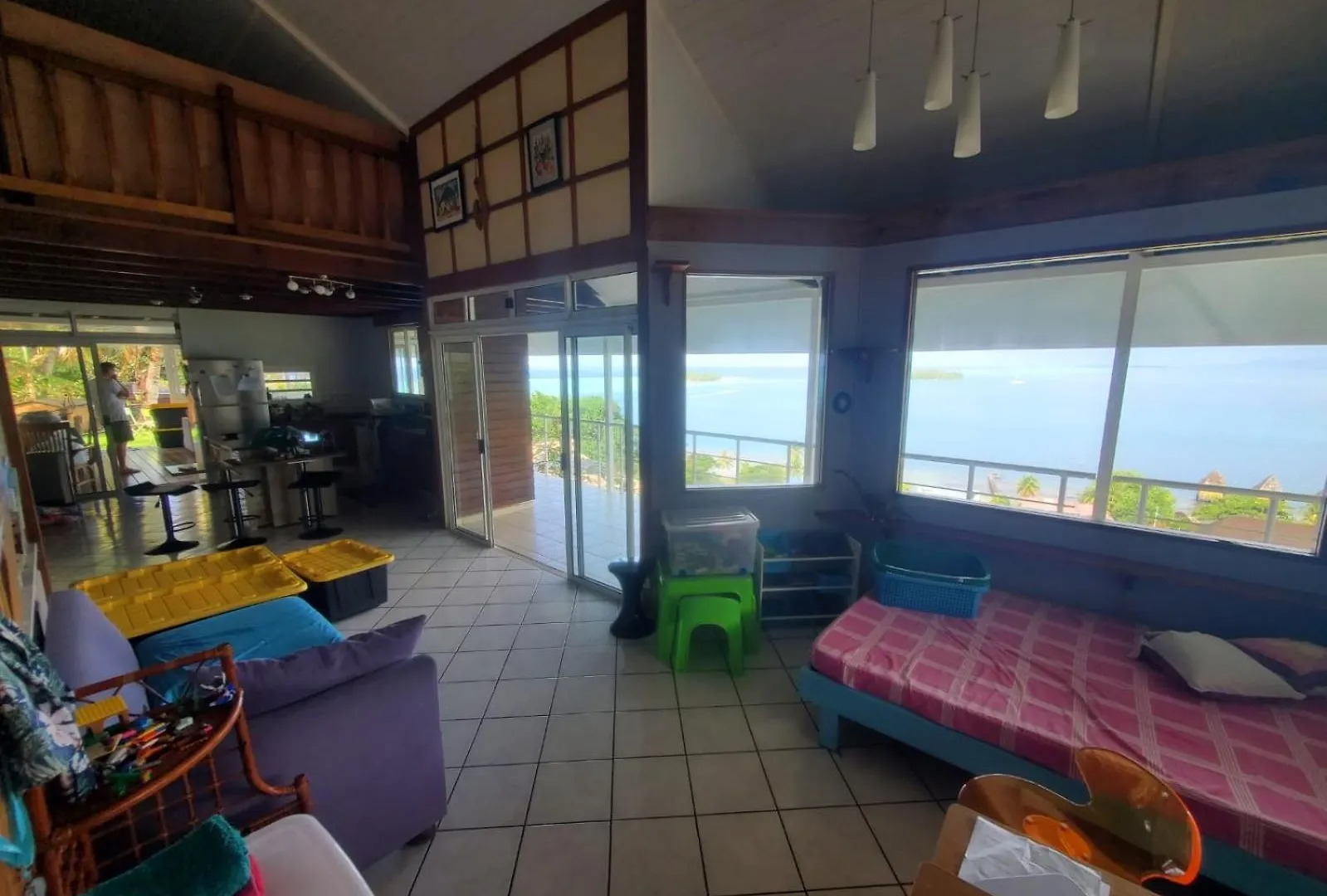 Villa En Petite Hauteur Avec Piscine, Magnifique Vue Lagon Uturoa
