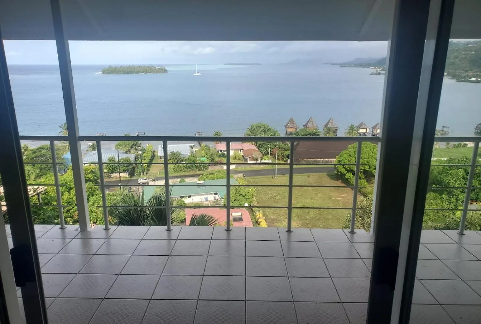 Villa En Petite Hauteur Avec Piscine, Magnifique Vue Lagon Uturoa 0*,