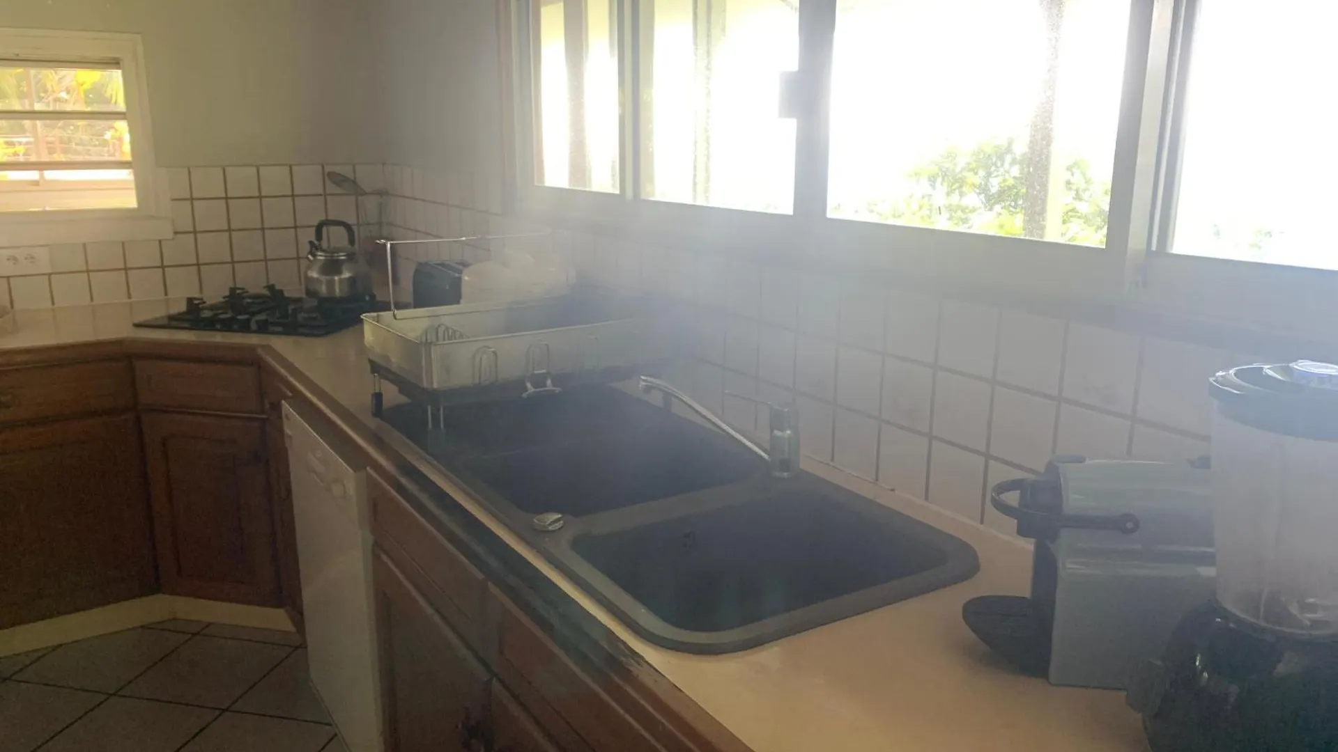 Villa En Petite Hauteur Avec Piscine, Magnifique Vue Lagon Uturoa
