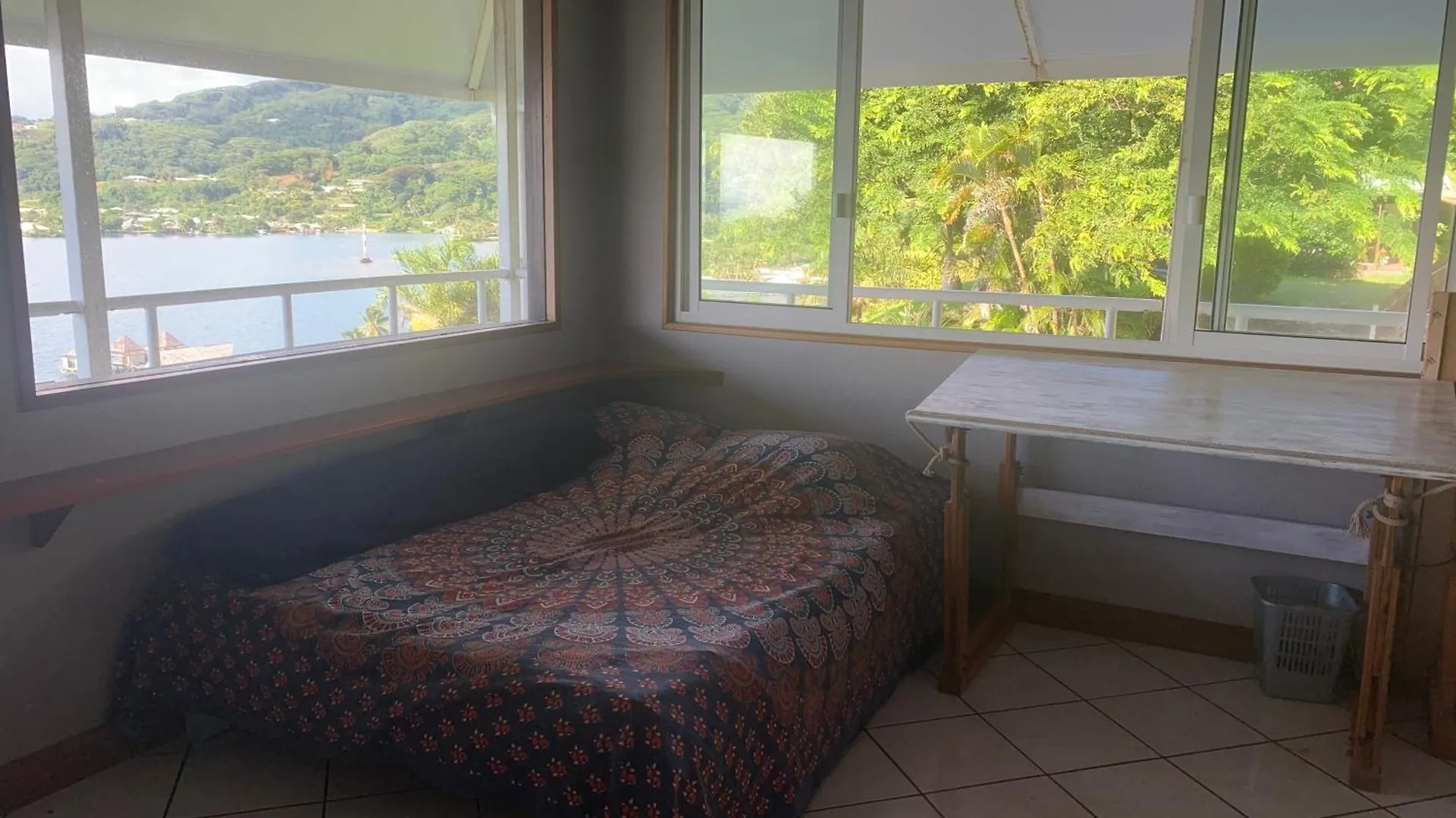 Villa En Petite Hauteur Avec Piscine, Magnifique Vue Lagon Uturoa 0*,  French Polynesia